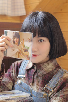 《年轻女教师3》电影